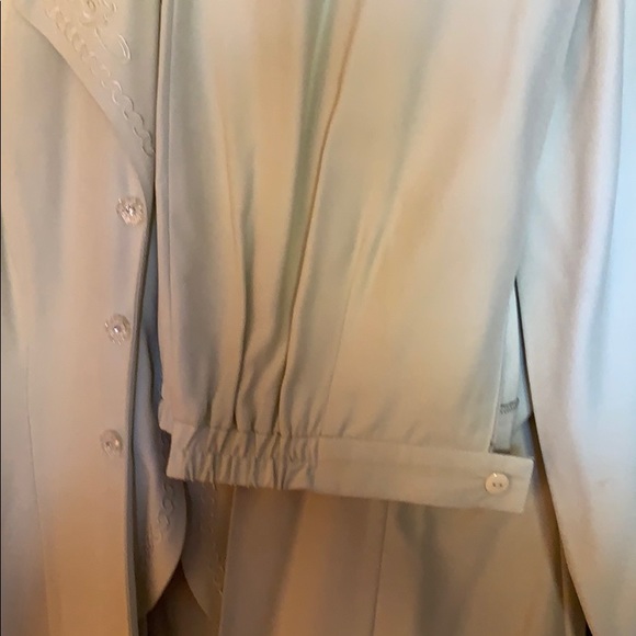 Dress suit - Picture 5 of 6